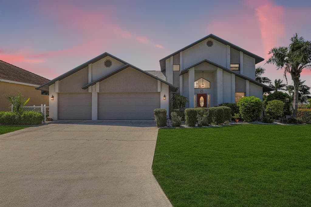 1904 SE 36TH TERRACE CAPE CORAL, FL 33904