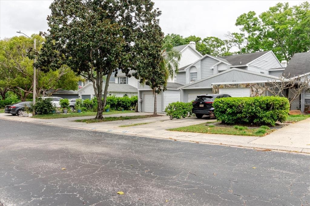 208 ST IVES DR PALM HARBOR, FL 34684