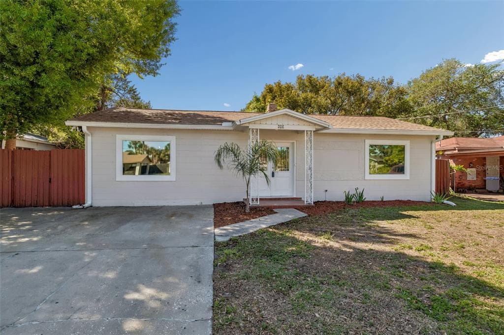 3516 W MCELROY AVENUE TAMPA, FL 33611