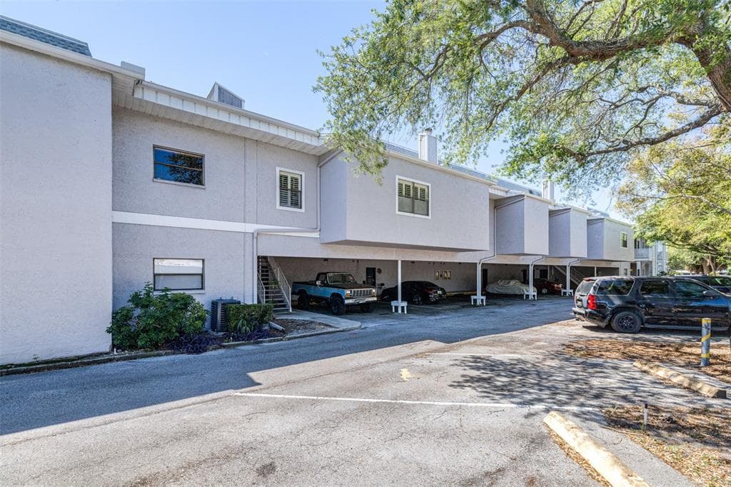 4405 W FAIR OAKS AVENUE UNIT 11 TAMPA, FL 33611