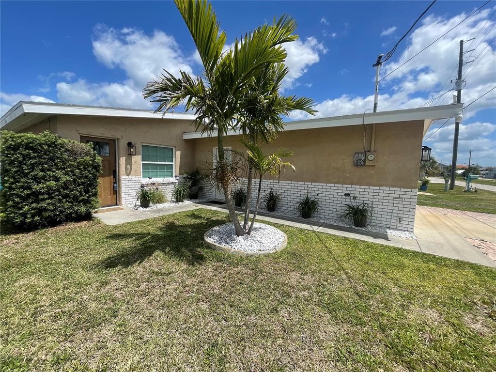 6403 LONNIE LEE LANE