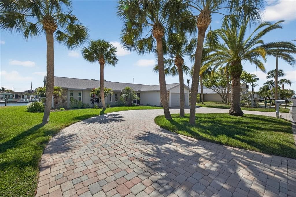 4042 PERRY PLACE NEW PORT RICHEY, FL 34652