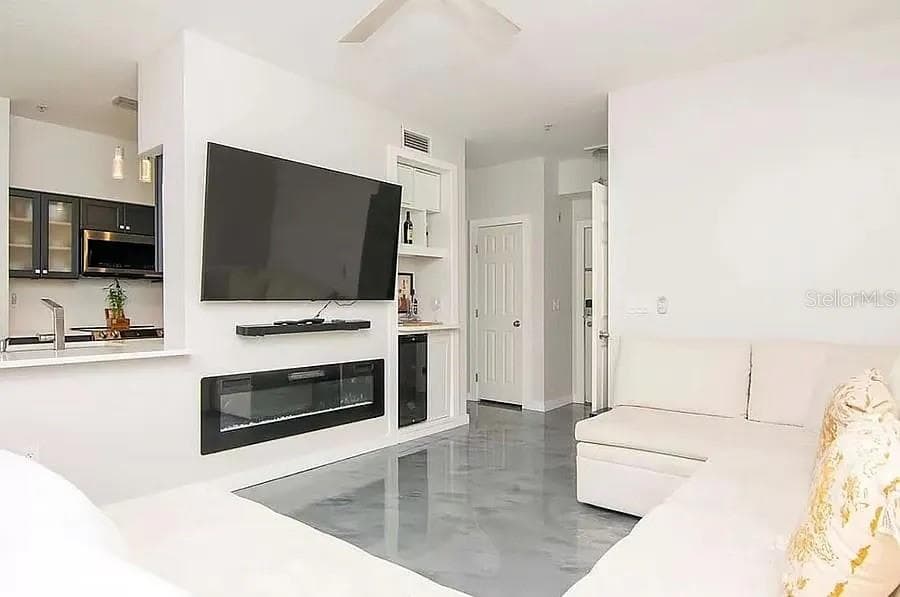 1810 E PALM AVENUE UNIT 4107 TAMPA, FL 33605