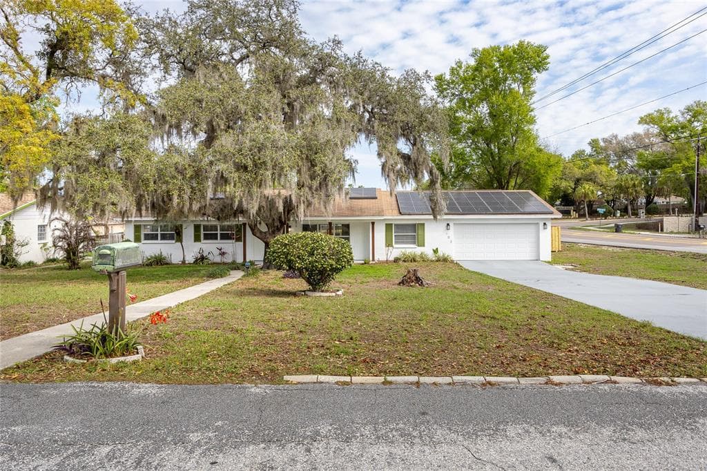 102 W ANGLEWOOD DRIVE
