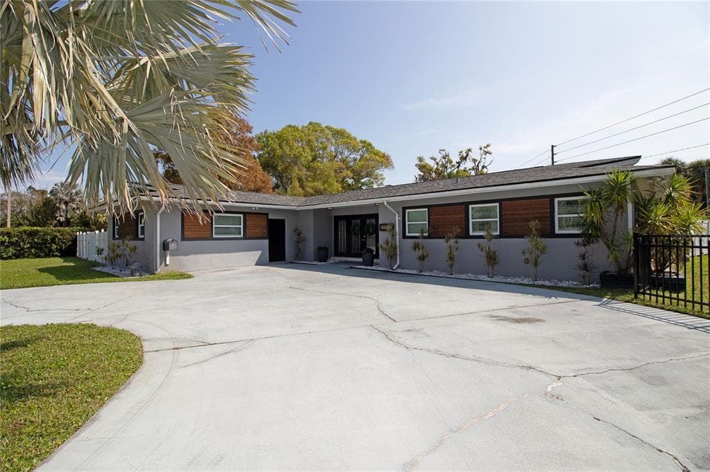 4438 DR MARTIN LUTHER KING JR STREET S