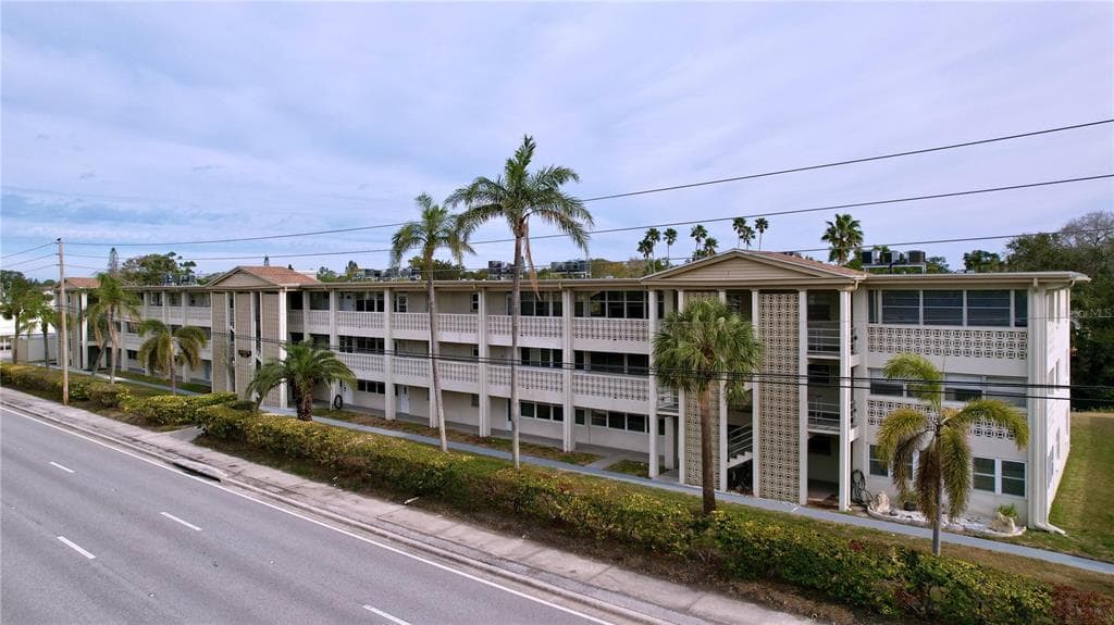 4455 DUHME ROAD UNIT 203 ST PETERSBURG, FL 33708