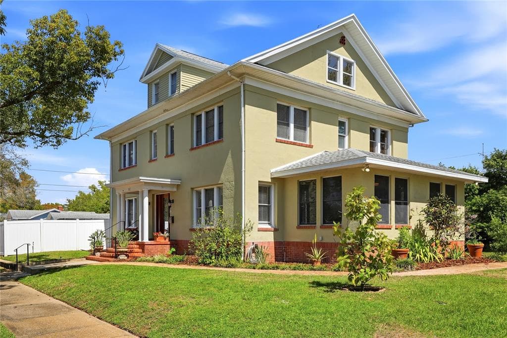 241 72ND STREET N ST PETERSBURG, FL 33710