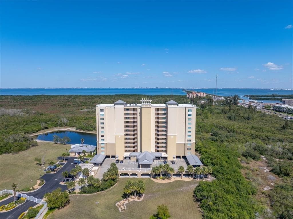 10851 MANGROVE CAY LANE NE UNIT 712 ST PETERSBURG, FL 33716