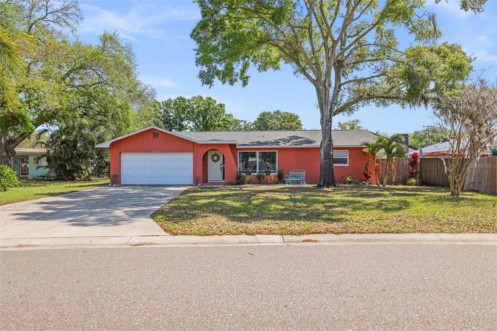 985 GULF VIEW BOULEVARD DUNEDIN, FL 34698