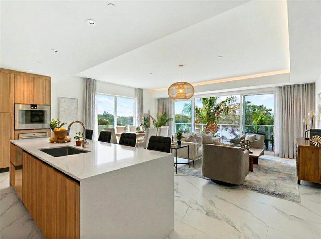 1020 SUNSET POINT ROAD UNIT 213 CLEARWATER, FL 33755