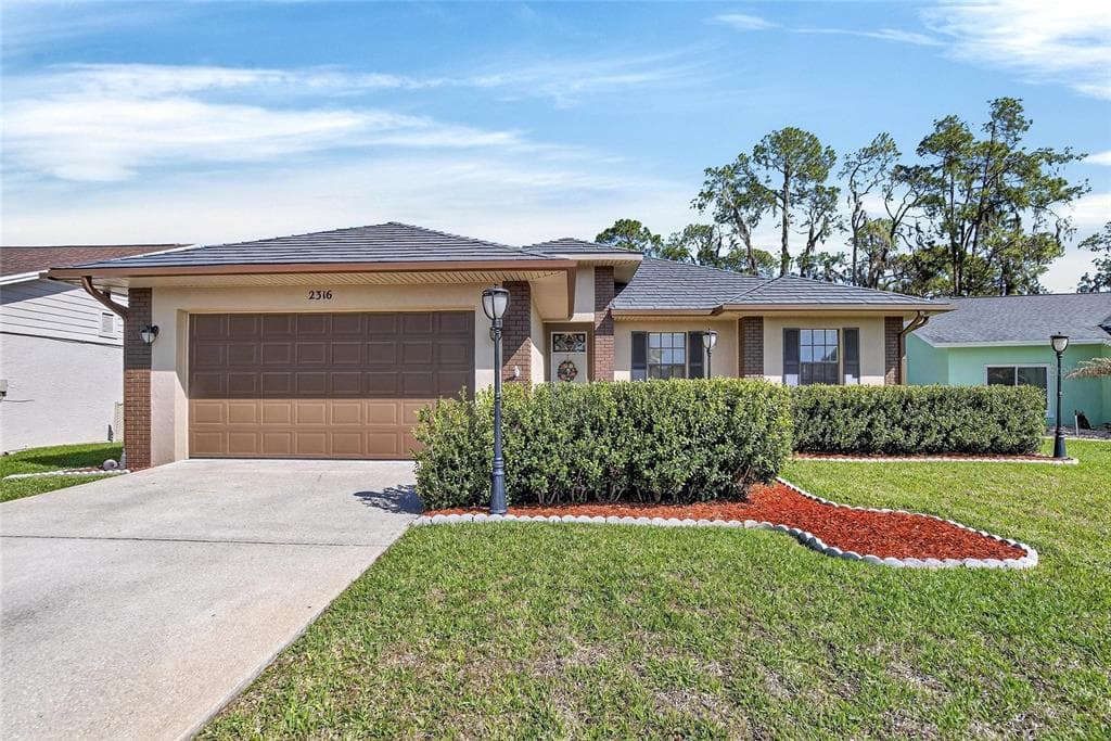 2316 WALDEN PLACE N PLANT CITY, FL 33566
