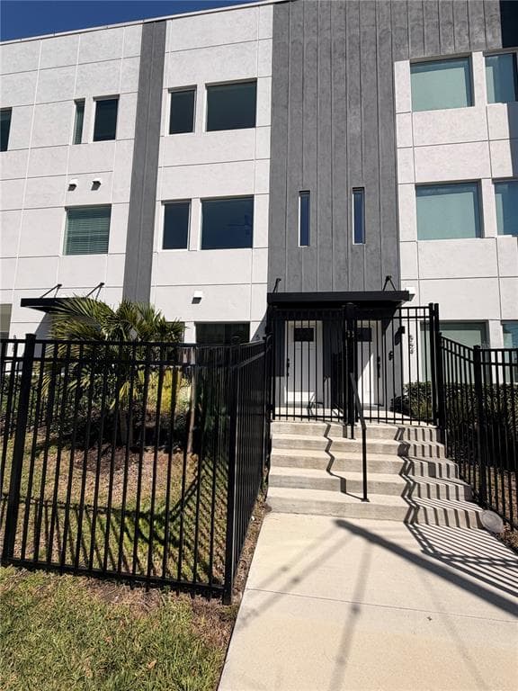 560 DR MARTIN LUTHER KING JR STREET S ST PETERSBURG, FL 33701