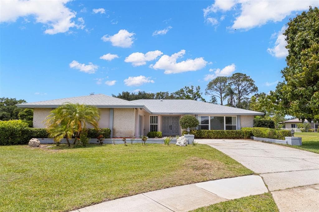 2670 WESTCHESTER DRIVE N CLEARWATER, FL 33761