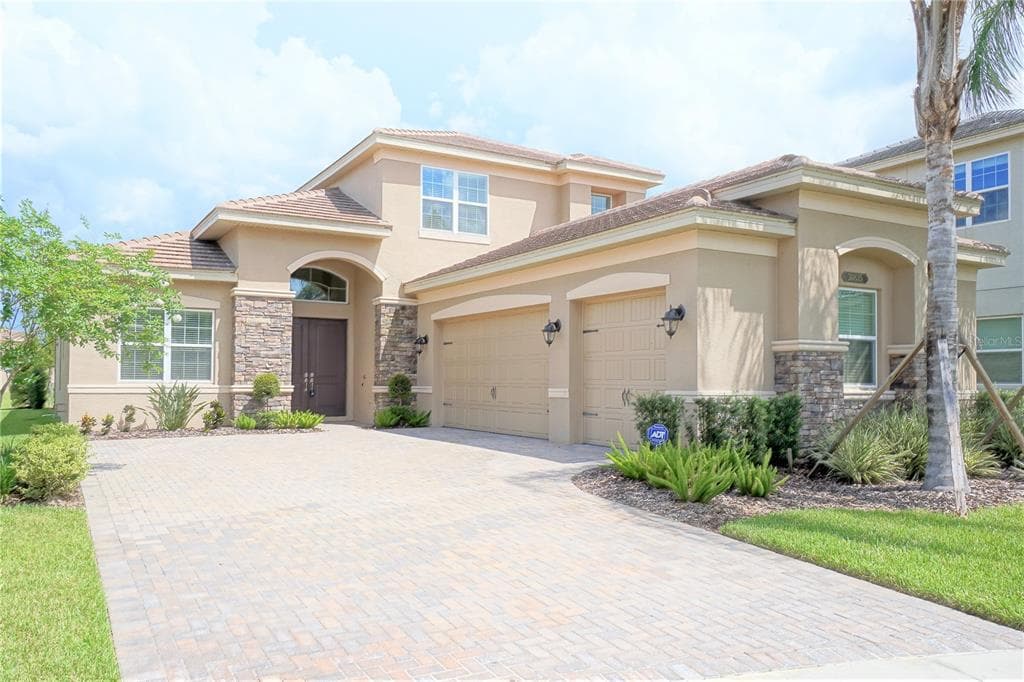 30835 SPRUCEBERRY COURT WESLEY CHAPEL, FL 33543