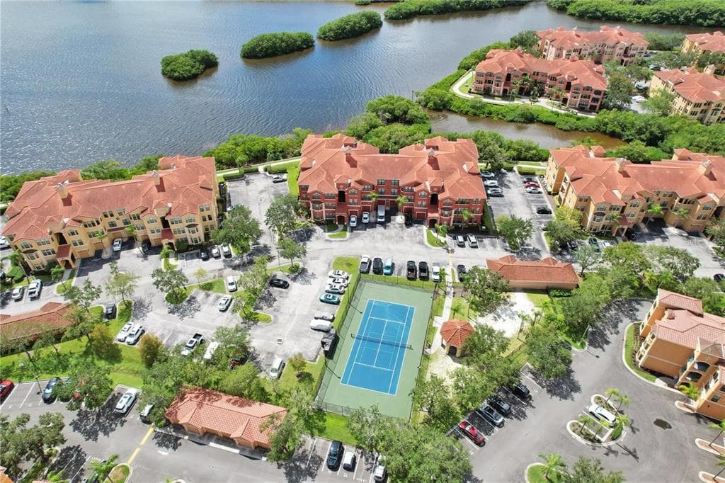 2723 VIA CAPRI UNIT 834 CLEARWATER, FL 33764