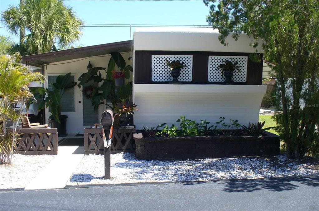 7801 34TH AVENUE N UNIT 2 ST PETERSBURG, FL 33710