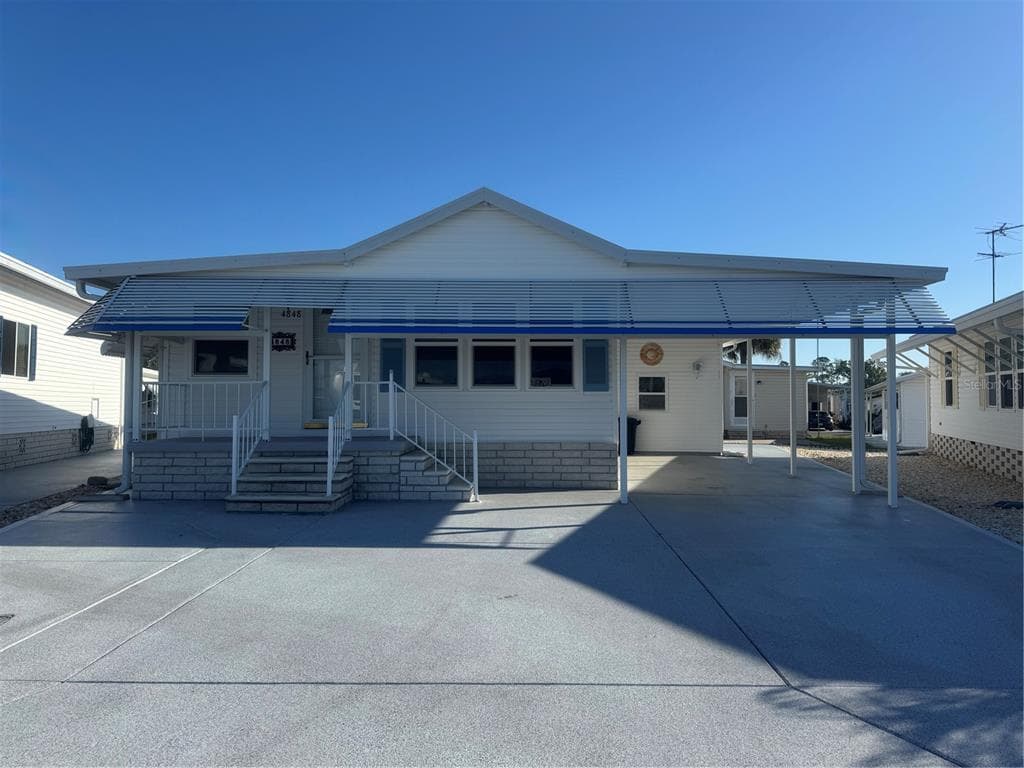 4848 BAKER AVENUE UNIT 220 ZEPHYRHILLS, FL 33541