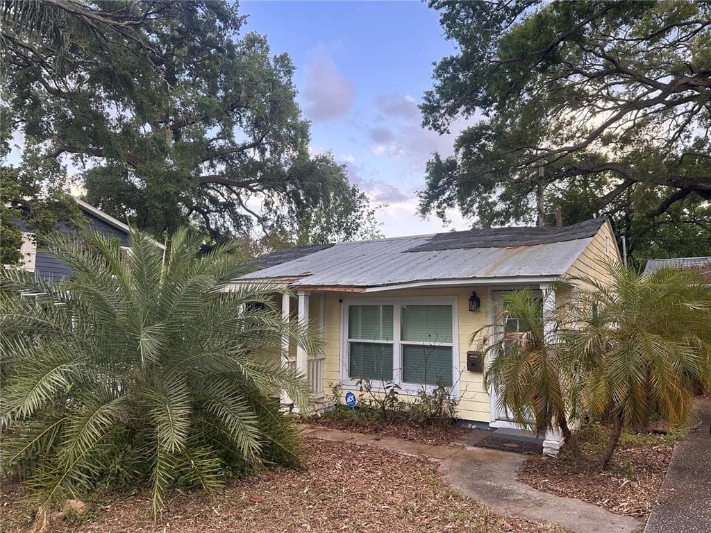 39 HAMILTON HEATH DRIVE TAMPA, FL 33604