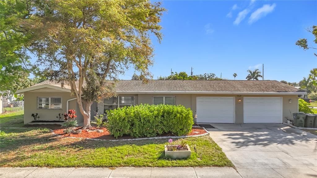 1521 BANYAN DR. VENICE, FL 34293