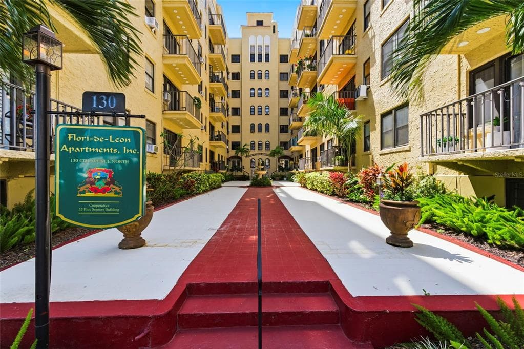 130 4TH AVENUE N UNIT 106 ST PETERSBURG, FL 33701