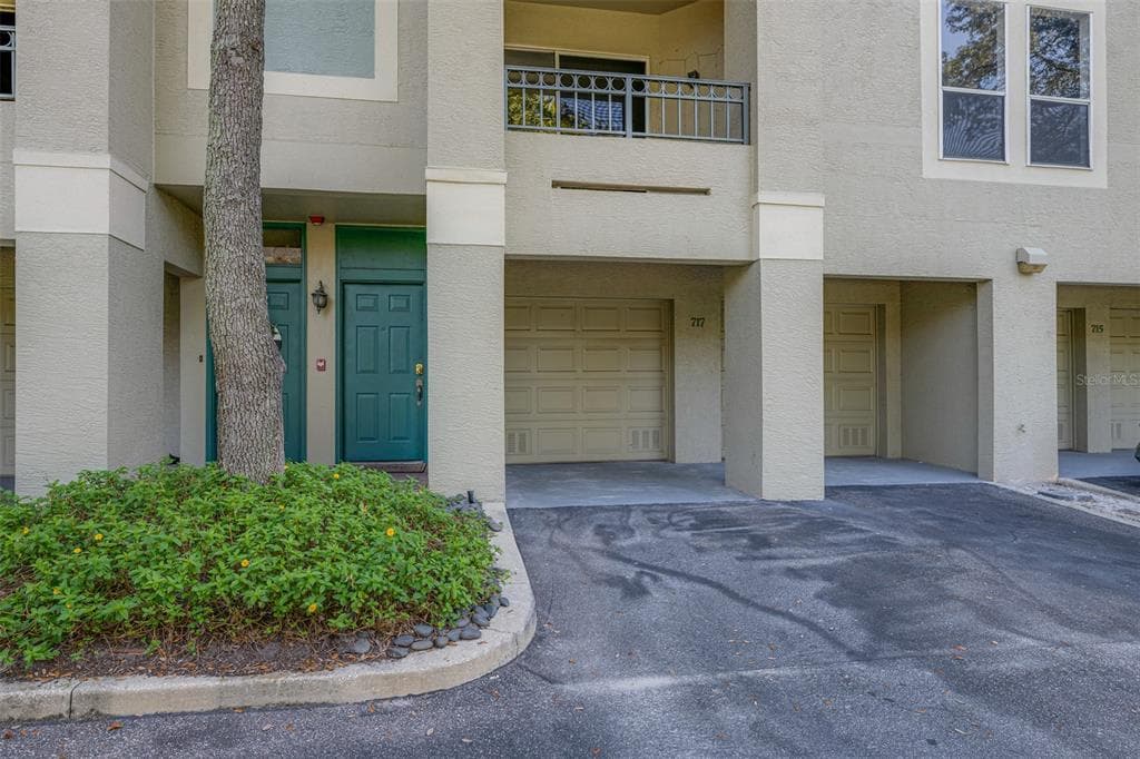 717 MAINSAIL DRIVE TAMPA, FL 33602