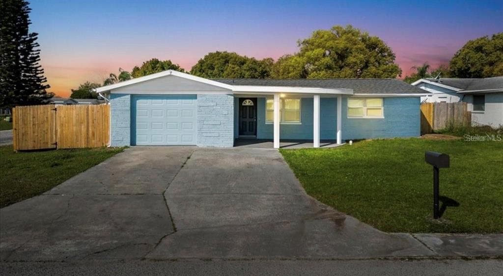 2705 GARDNER PLACE HOLIDAY, FL 34691
