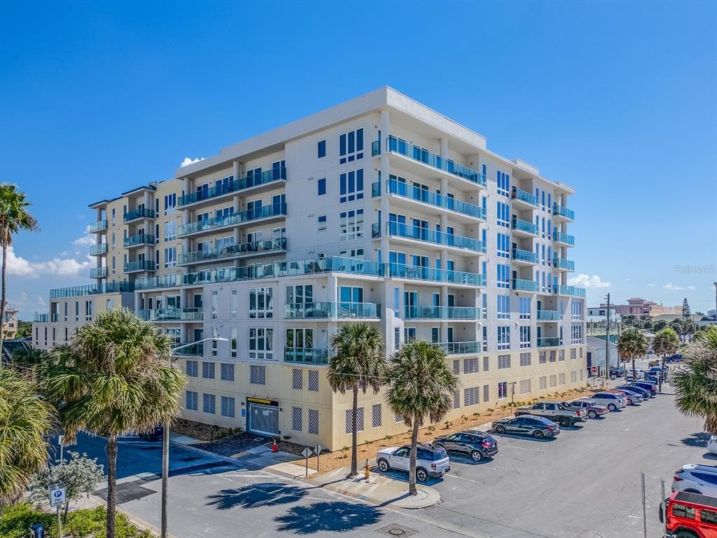 15 AVALON STREET UNIT 303 CLEARWATER BEACH, FL 33767