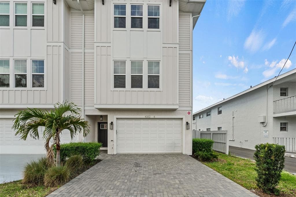 4302 W NORTH B STREET UNIT 4