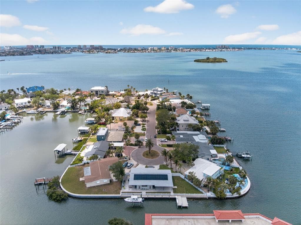 1866 VENETIAN POINT DRIVE CLEARWATER, FL 33755