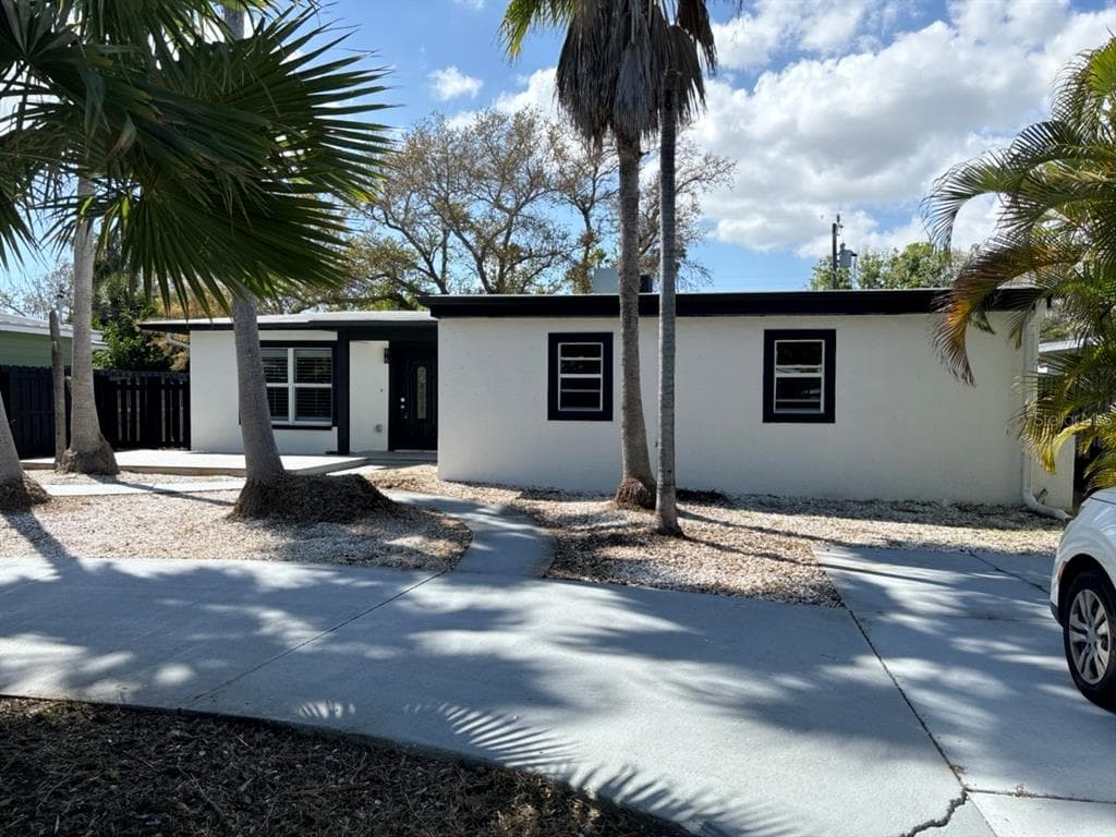 3934 HUNTINGTON STREET NE ST PETERSBURG, FL 33703