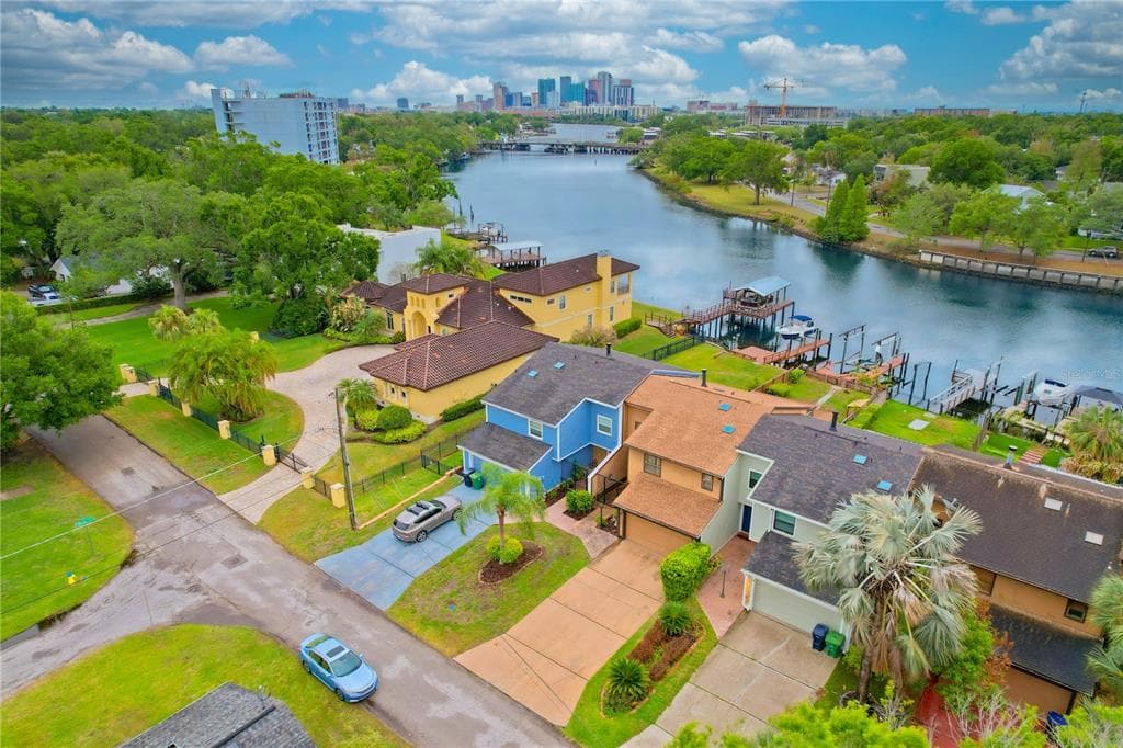1304 W CHARTER STREET TAMPA, FL 33602