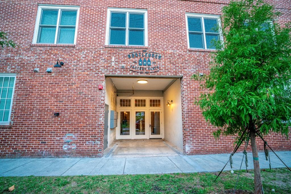 3108 N JEFFERSON STREET UNIT 207 TAMPA, FL 33603