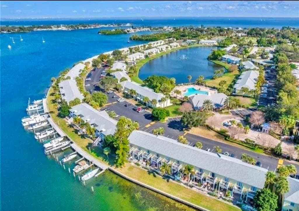 213 SEAHORSE DRIVE SE UNIT D ST PETERSBURG, FL 33705