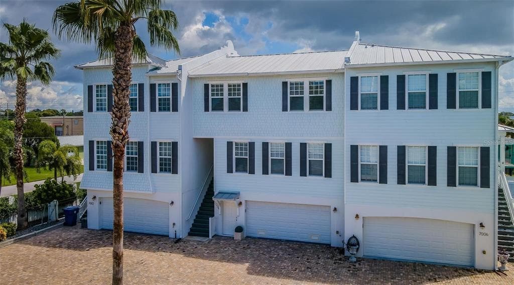 7004 GREVILLA AVENUE S UNIT 7004 SOUTH PASADENA, FL 33707
