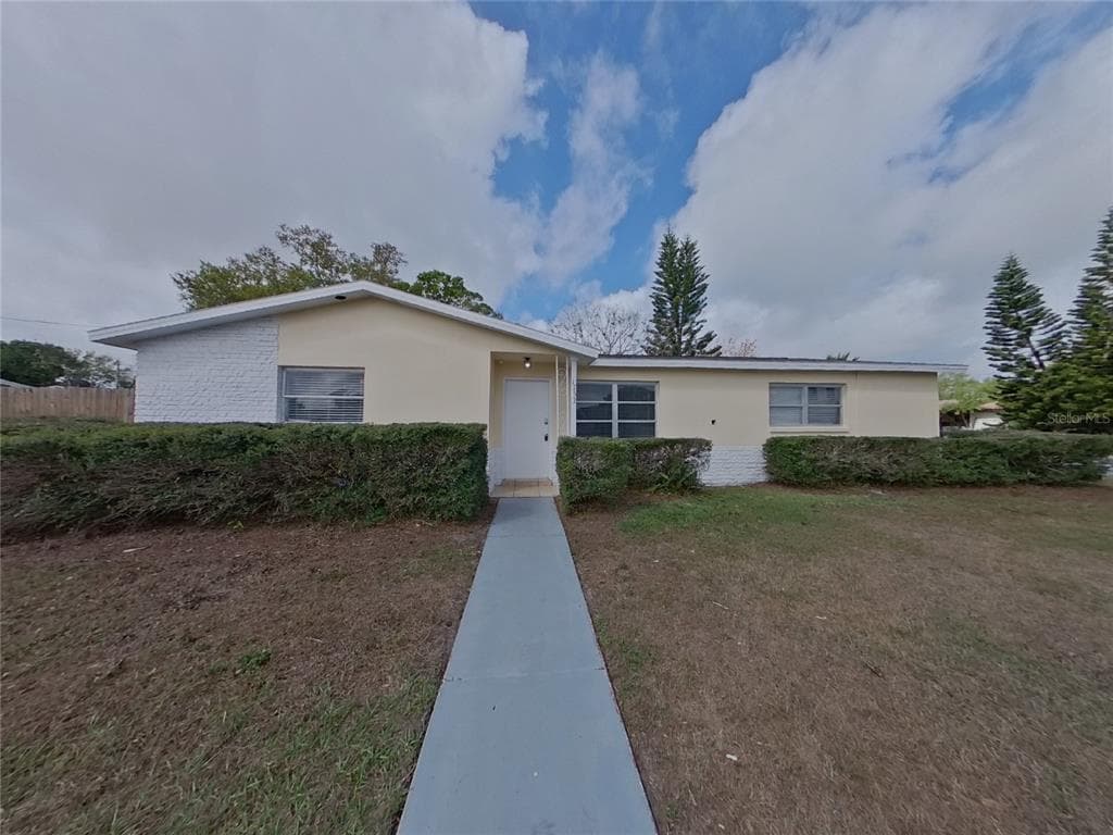 1753 LINWOOD CIRCLE CLEARWATER, FL 33755