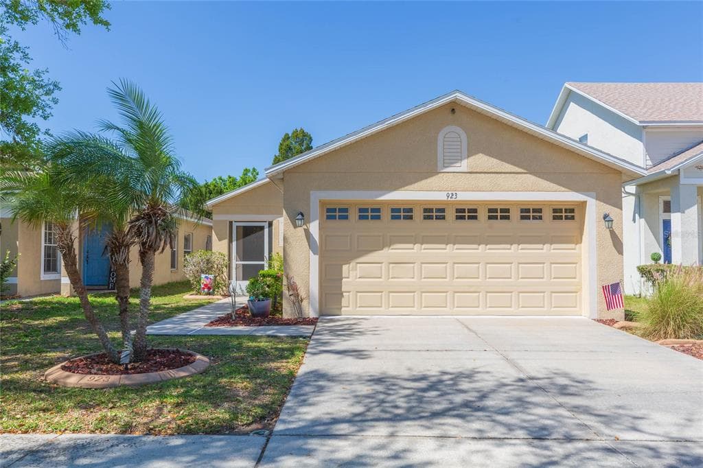923 WINDTON OAK DRIVE RUSKIN, FL 33570