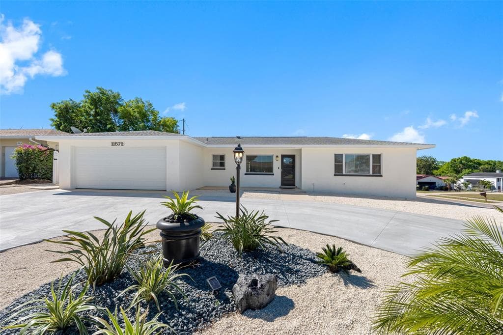 11572 63RD AVENUE SEMINOLE, FL 33772