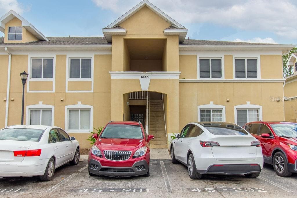 6445 CYPRESSDALE DRIVE UNIT 102 RIVERVIEW, FL 33578