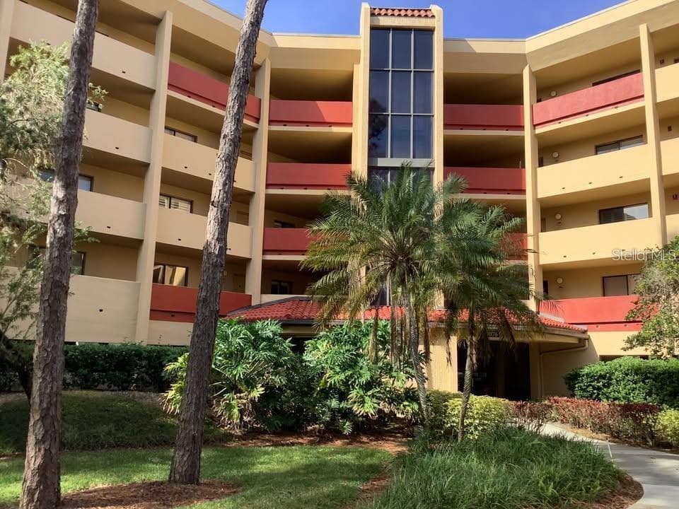 3076 EASTLAND BOULEVARD UNIT 210 CLEARWATER, FL 33761