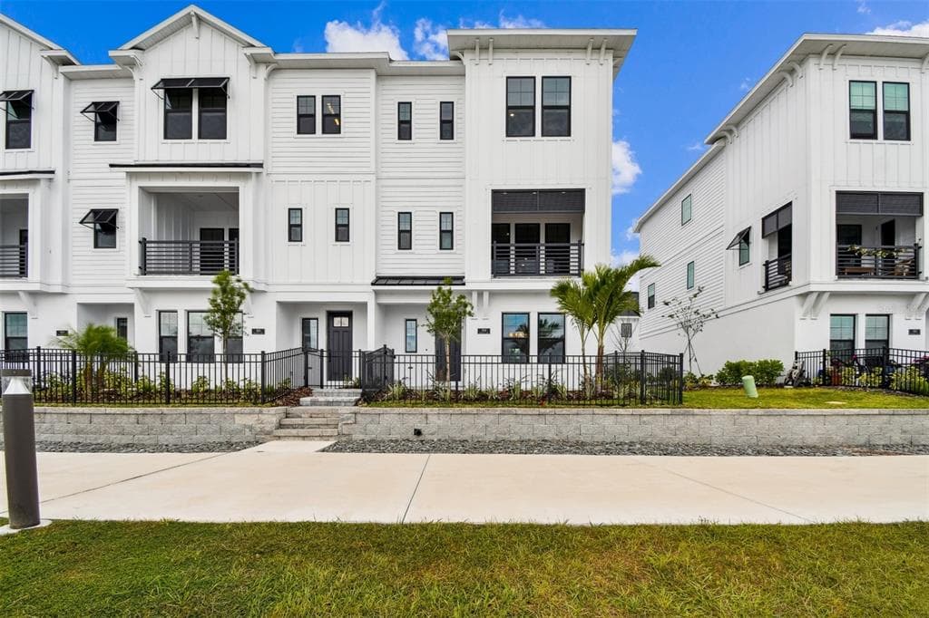 1630 SPRINGWELL LANE SARASOTA, FL 34240