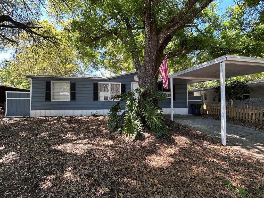 10638 BAY HILLS CIRCLE THONOTOSASSA, FL 33592