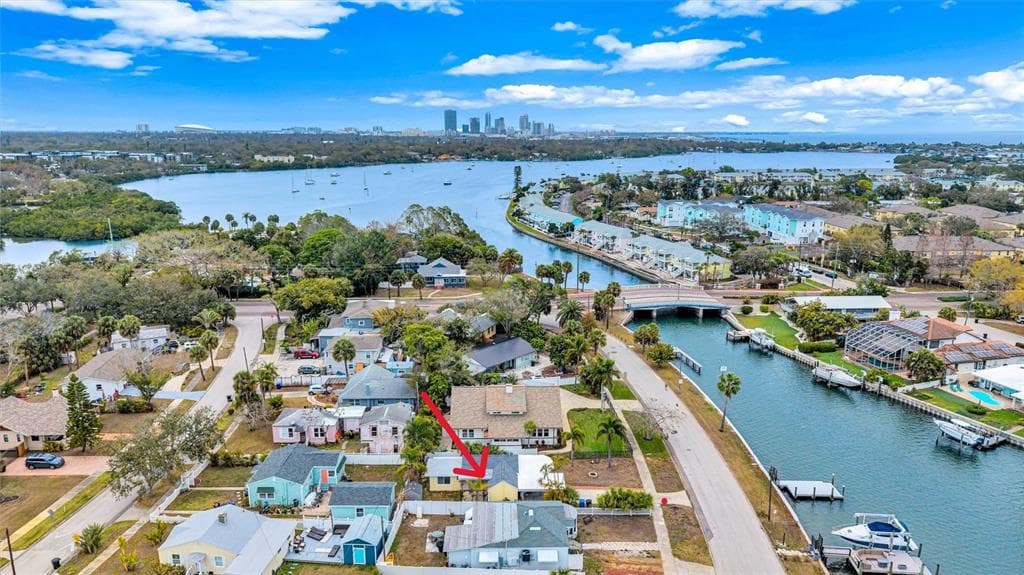 3945 SUNRISE DRIVE S ST PETERSBURG, FL 33705
