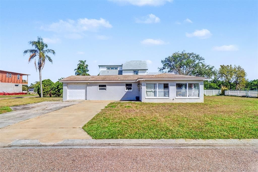 8751 ORIENT WAY NE ST PETERSBURG, FL 33702