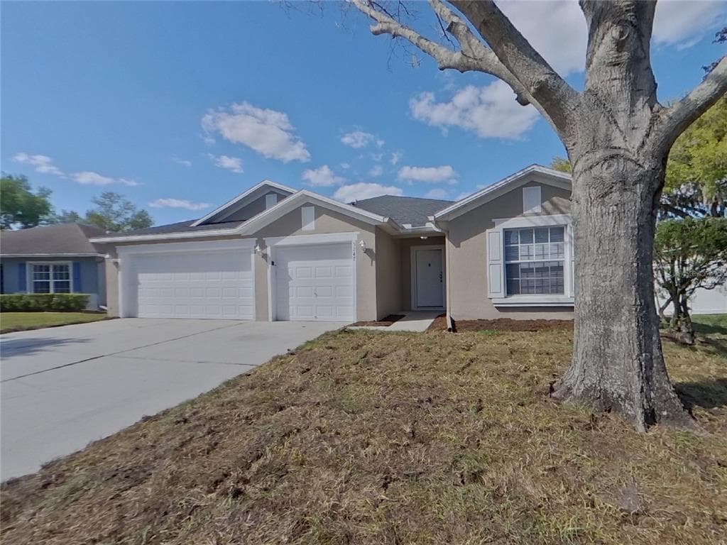 3247 AMBERLEY PARK CIRCLE KISSIMMEE, FL 34743