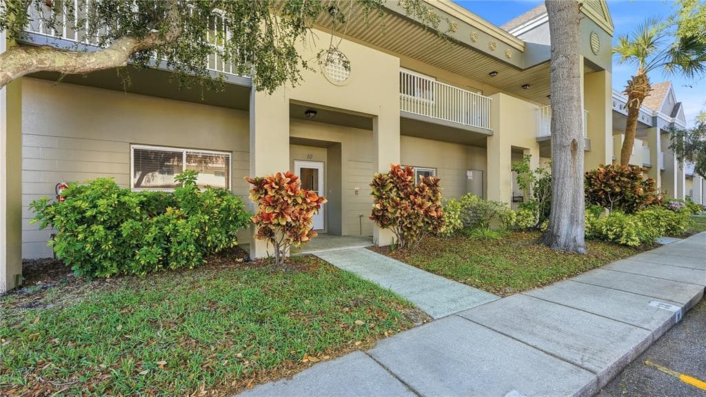 2296 MONACO LN UNIT 10 CLEARWATER, FL 33763