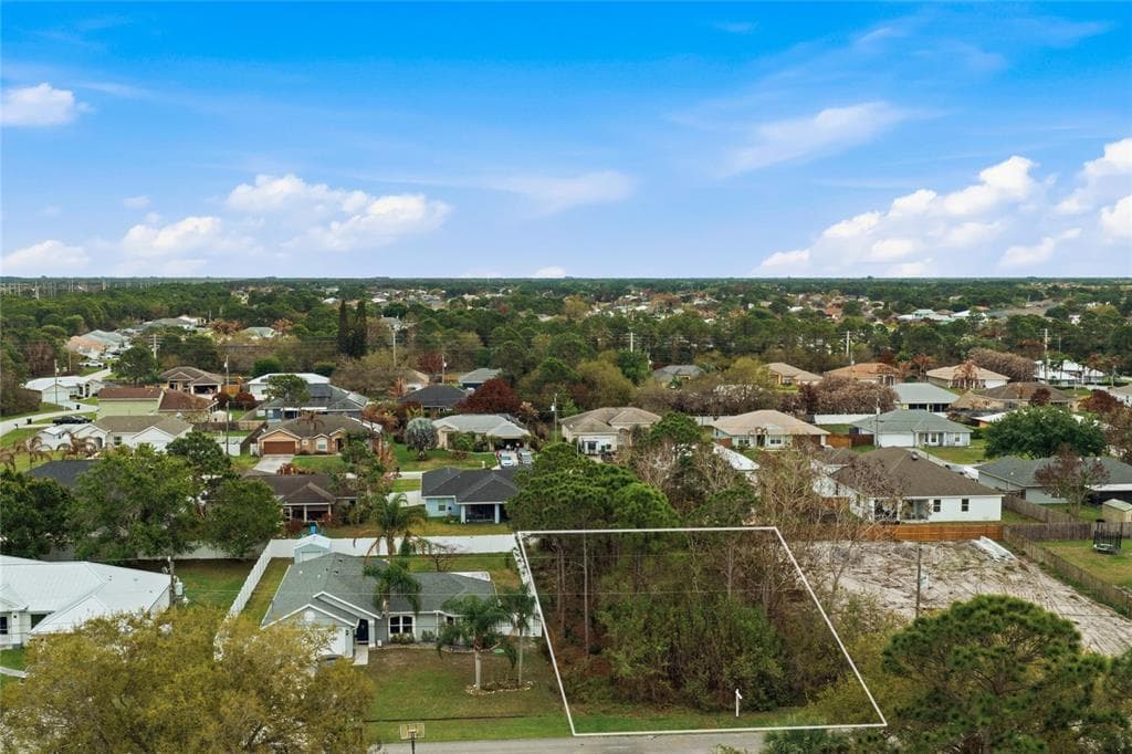 6447 NW HEMLOCK ST PORT ST LUCIE, FL 34986