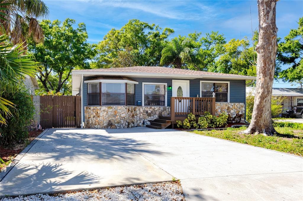 3626 QUEEN STREET N ST PETERSBURG, FL 33713