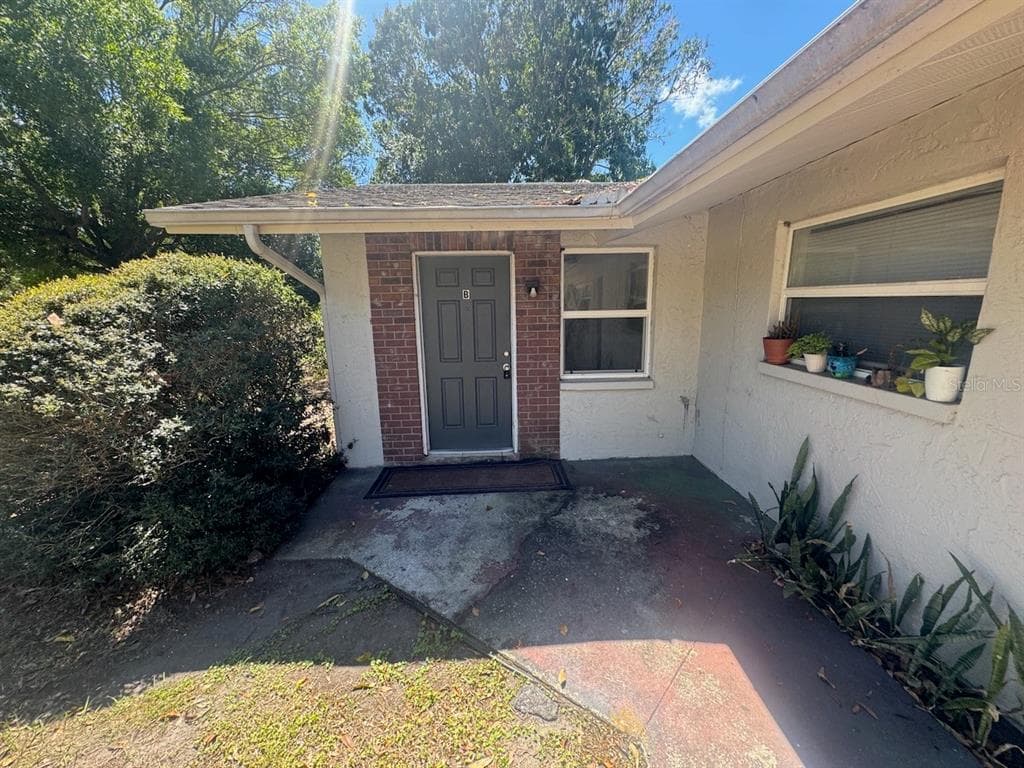 3194 GREEN ACRES AVENUE LARGO, FL 33771