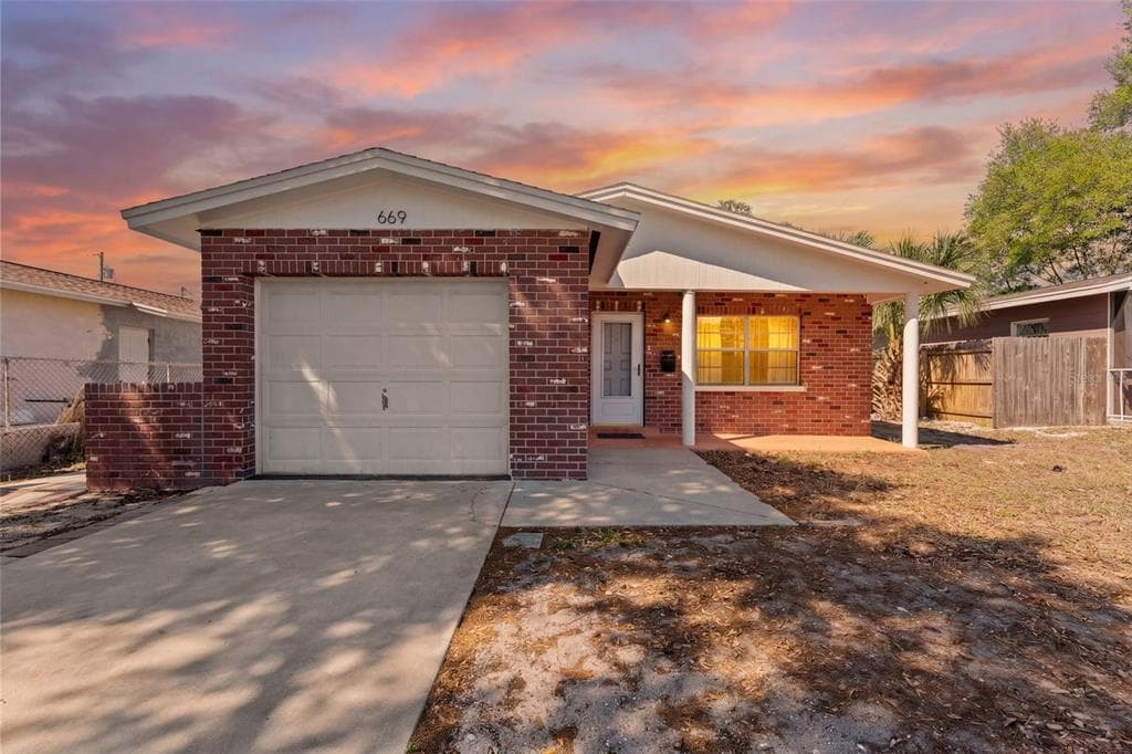 669 52ND AVENUE S ST PETERSBURG, FL 33705