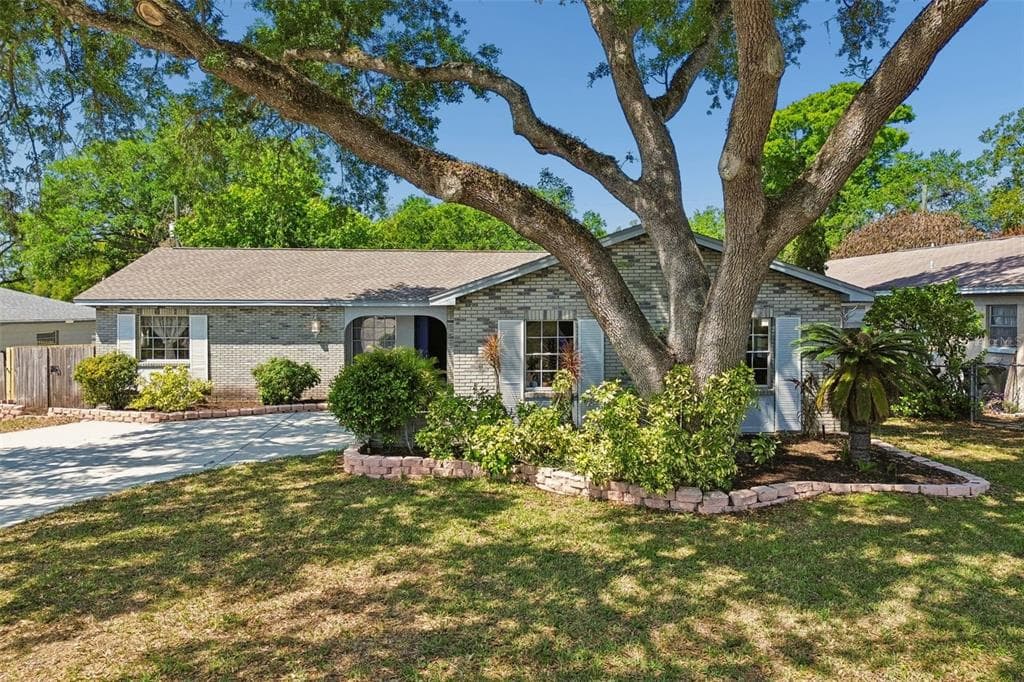 2210 LADYWOOD COURT BRANDON, FL 33511